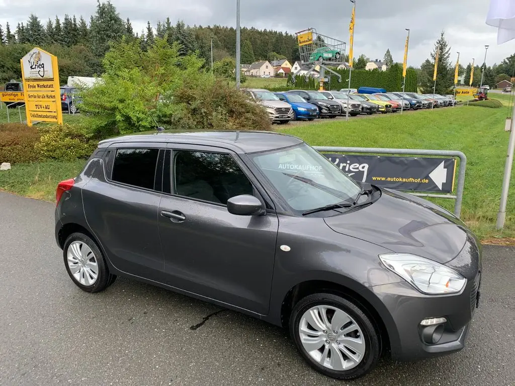 Photo 1 : Suzuki Swift 2020 Petrol