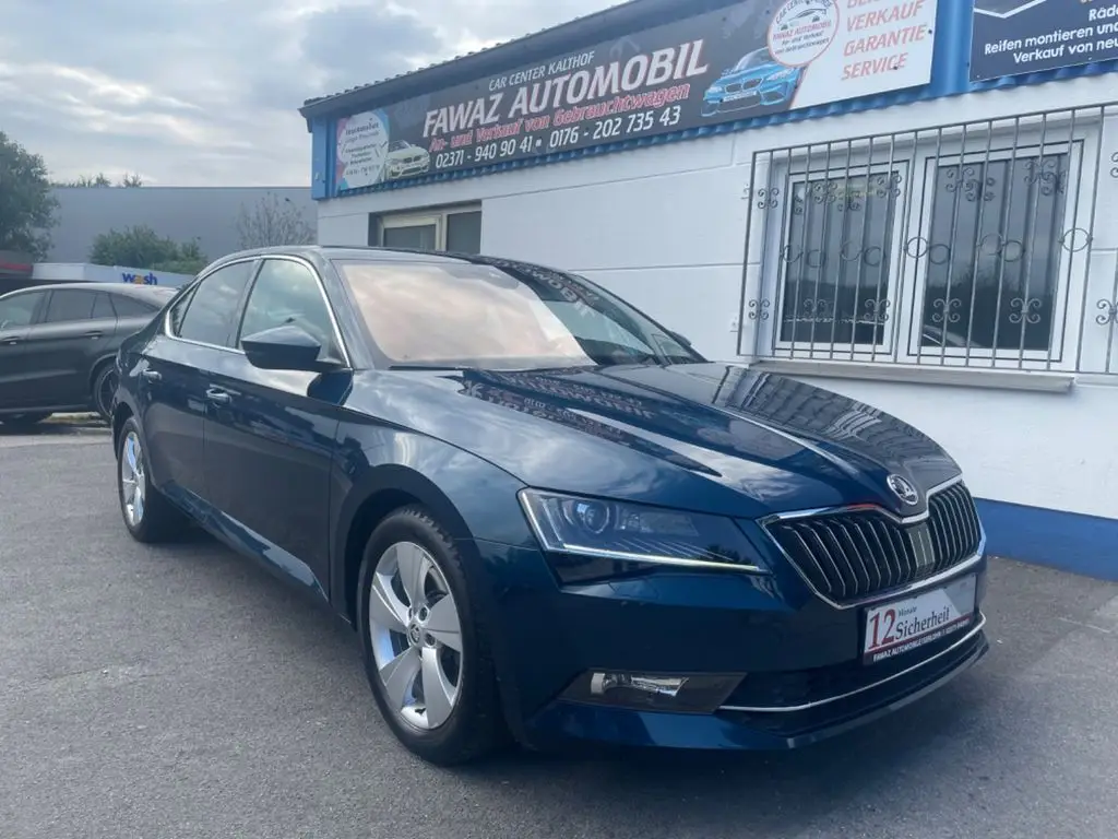 Photo 1 : Skoda Superb 2018 Petrol