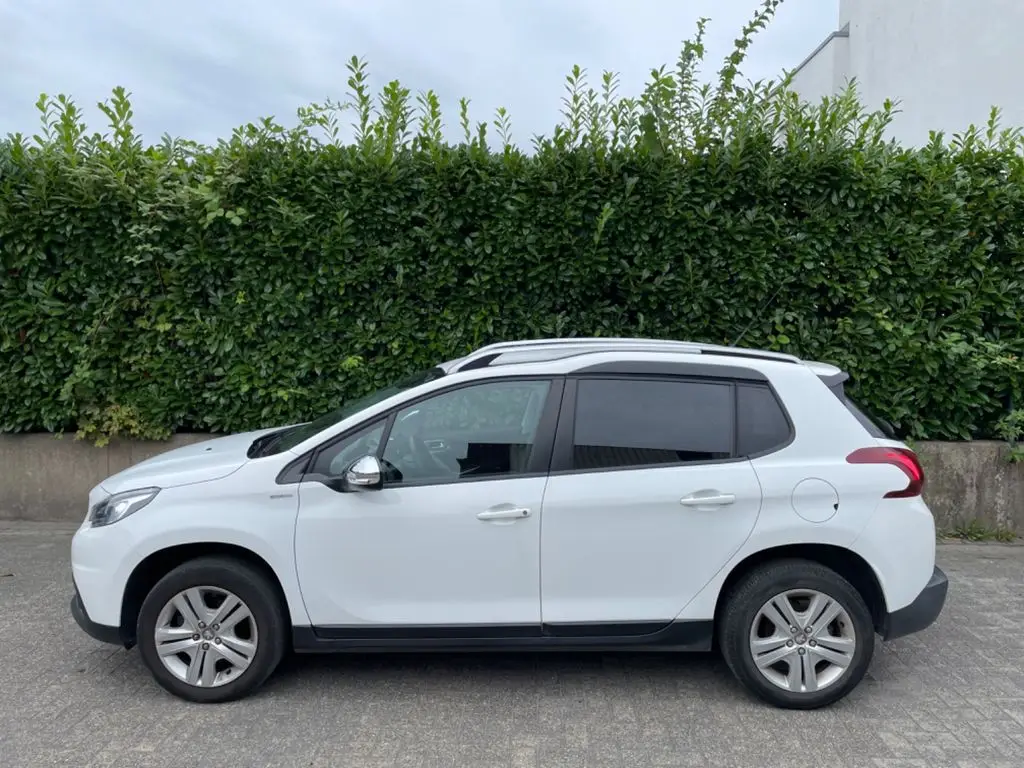 Photo 1 : Peugeot 2008 2018 Petrol