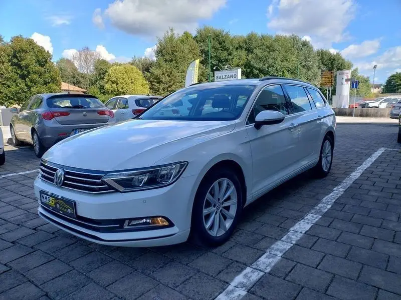 Photo 1 : Volkswagen Passat 2016 Diesel