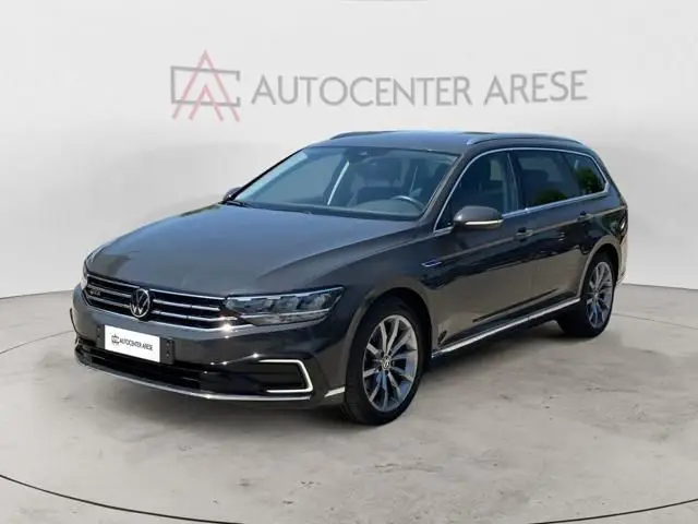 Photo 1 : Volkswagen Passat 2021 Hybrid