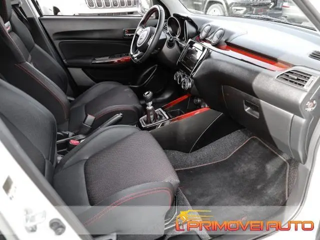 Photo 1 : Suzuki Swift 2019 Essence