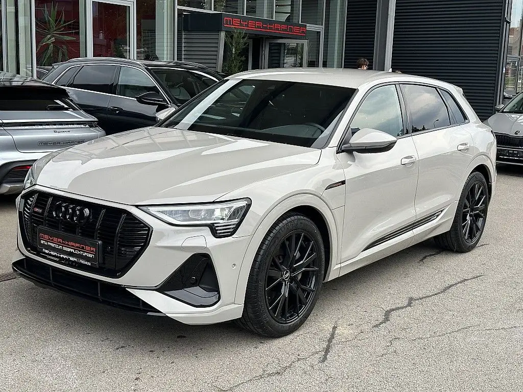 Photo 1 : Audi E-tron 2022 Non renseigné