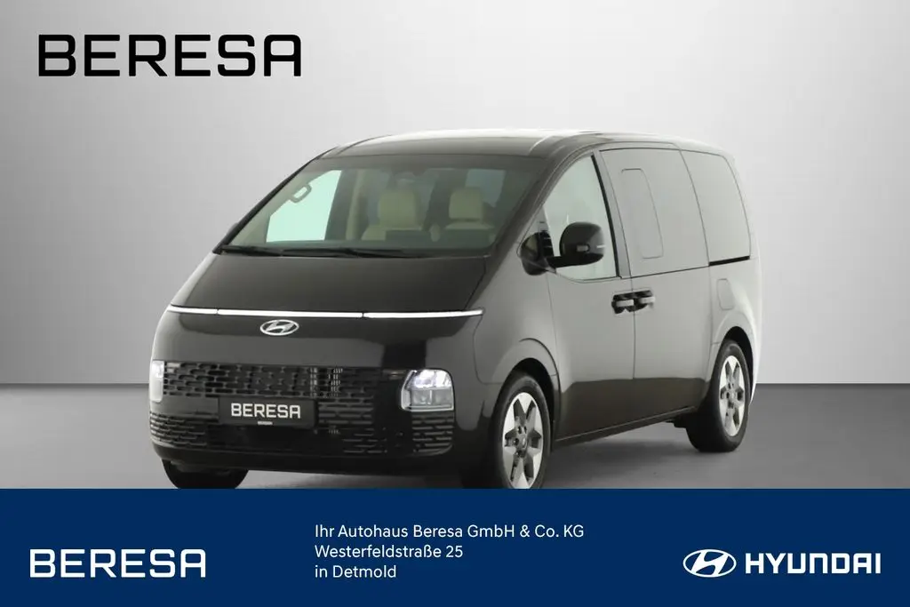 Photo 1 : Hyundai Staria 2024 Diesel