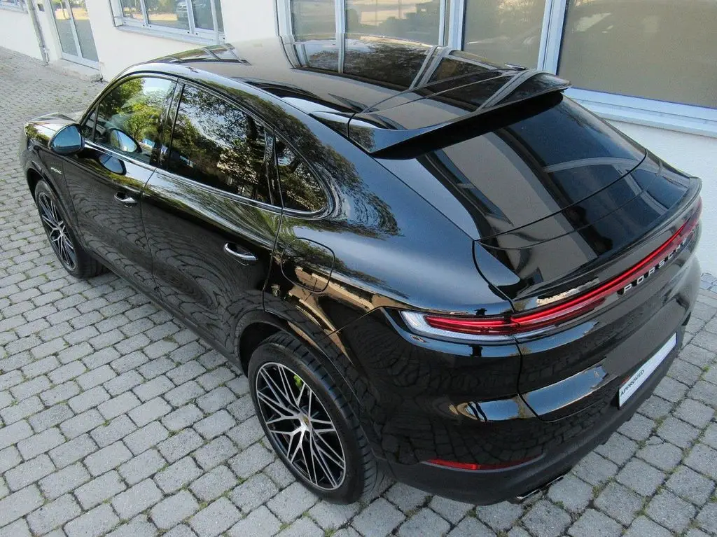 Photo 1 : Porsche Cayenne 2024 Hybrid