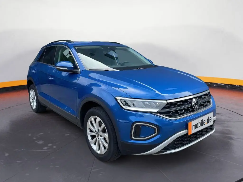 Photo 1 : Volkswagen T-roc 2023 Essence