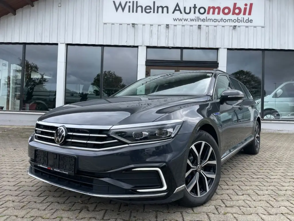 Photo 1 : Volkswagen Passat 2021 Hybrid