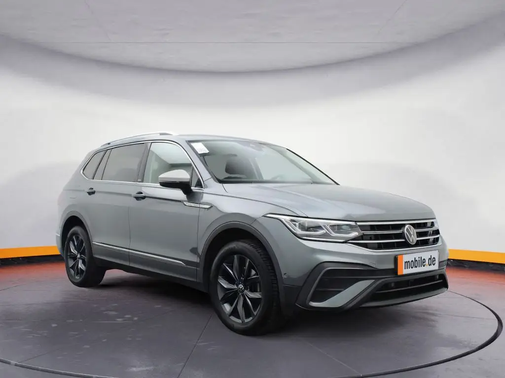 Photo 1 : Volkswagen Tiguan 2023 Petrol