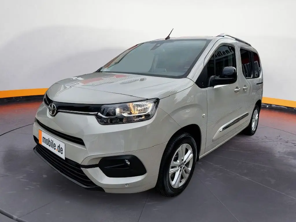 Photo 1 : Toyota Proace 2022 Petrol