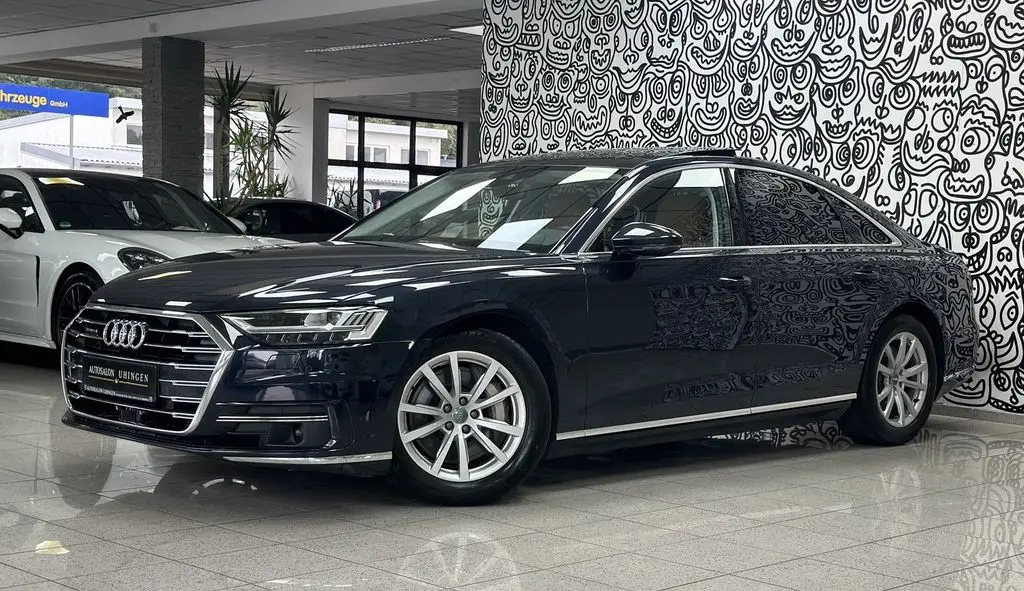 Photo 1 : Audi A8 2018 Petrol