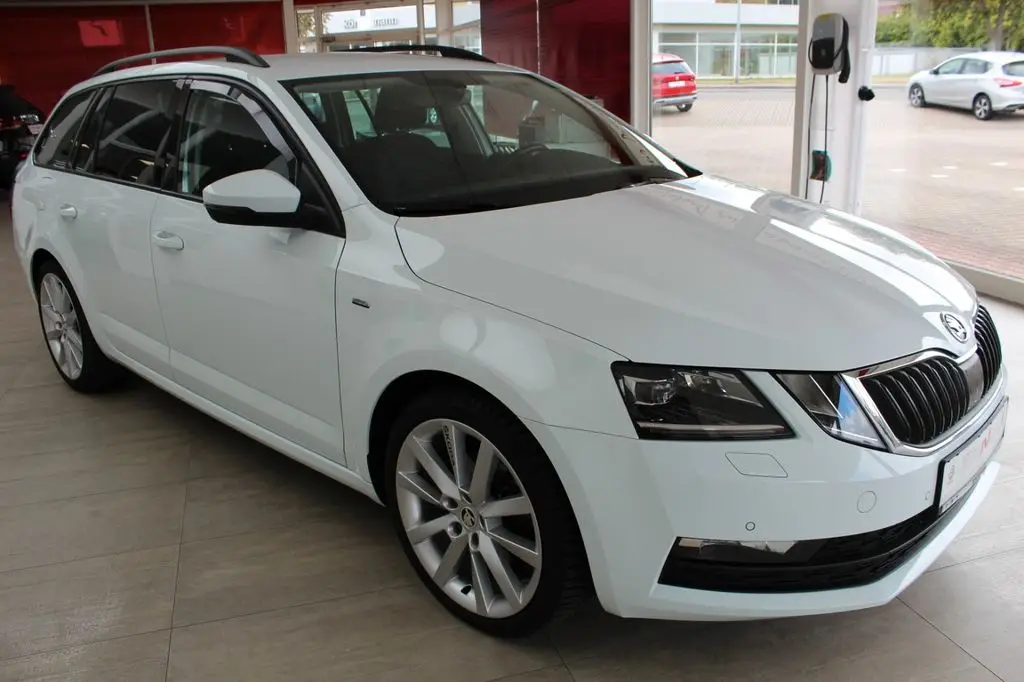 Photo 1 : Skoda Octavia 2017 Essence