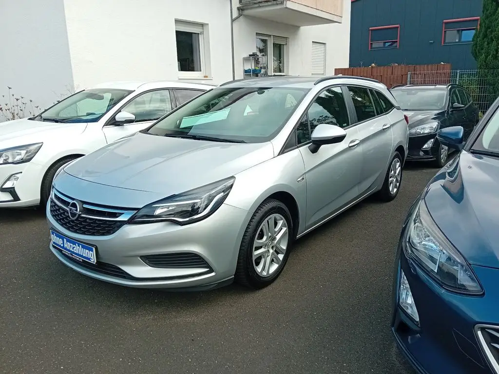 Photo 1 : Opel Astra 2018 Essence