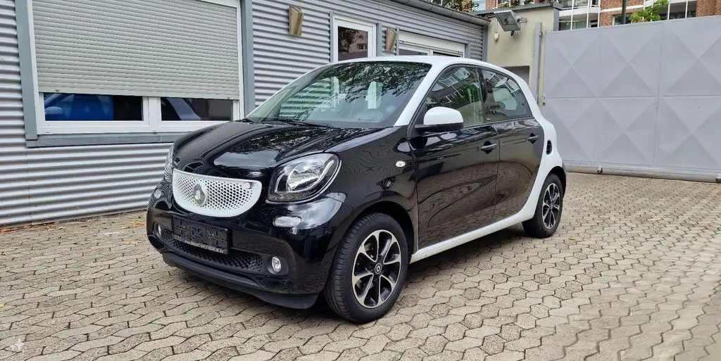 Photo 1 : Smart Forfour 2016 Petrol