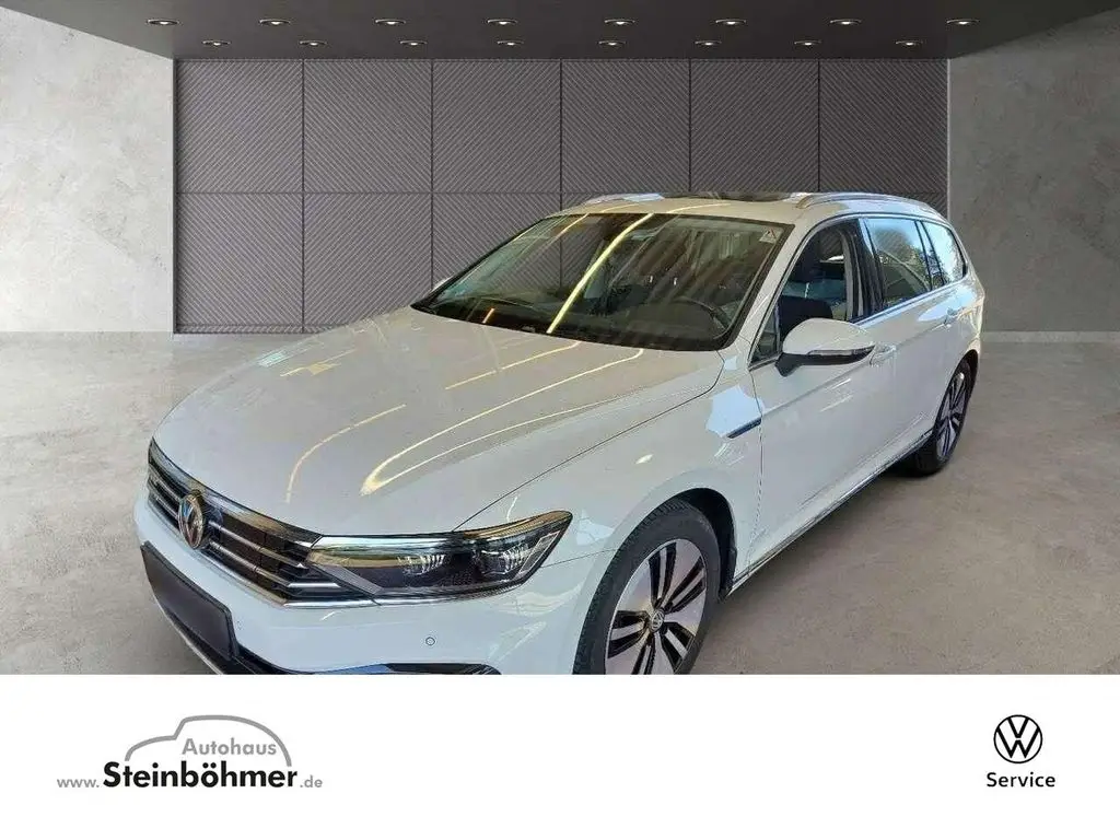 Photo 1 : Volkswagen Passat 2020 Hybrid