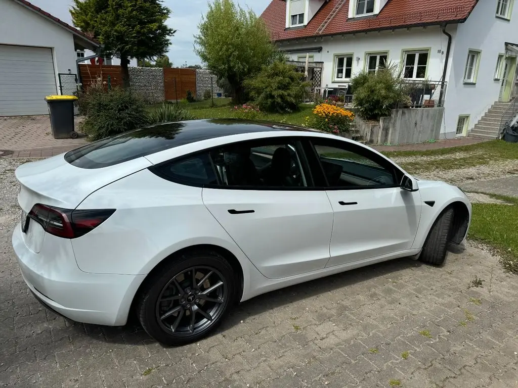 Photo 1 : Tesla Model 3 2022 Not specified