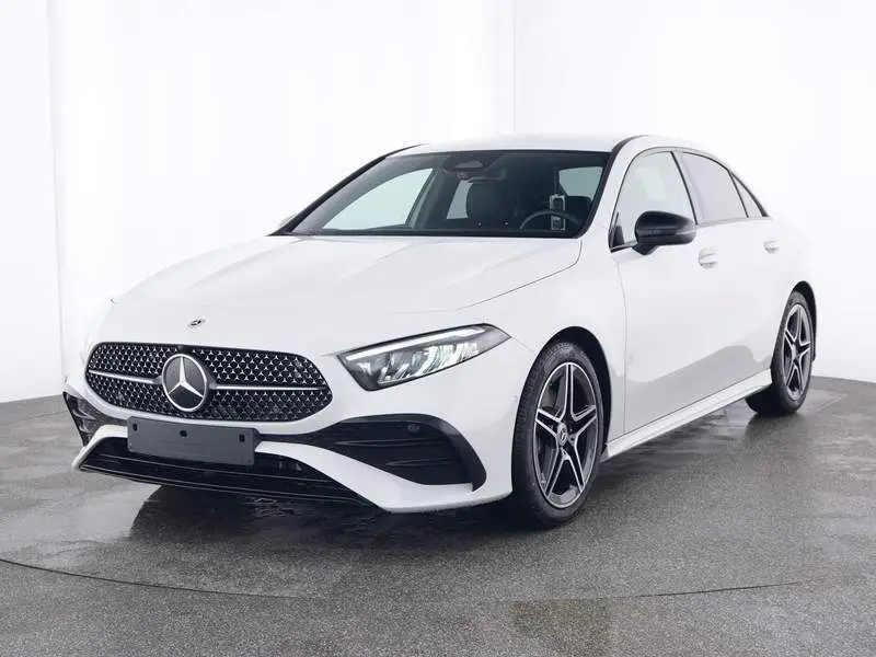 Photo 1 : Mercedes-benz Classe A 2023 Petrol