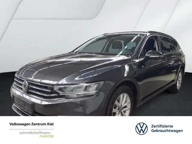 Photo 1 : Volkswagen Passat 2024 Petrol