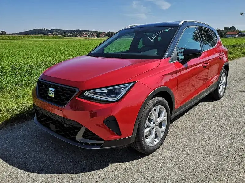 Photo 1 : Seat Arona 2024 Petrol