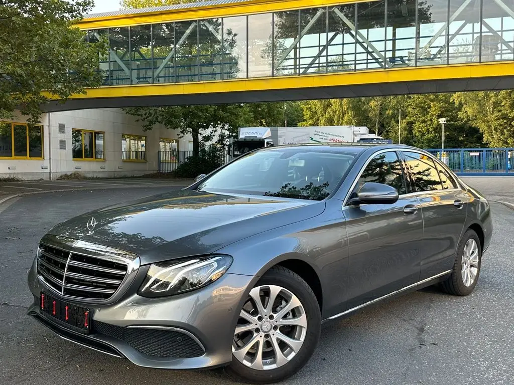 Photo 1 : Mercedes-benz Classe E 2016 Petrol