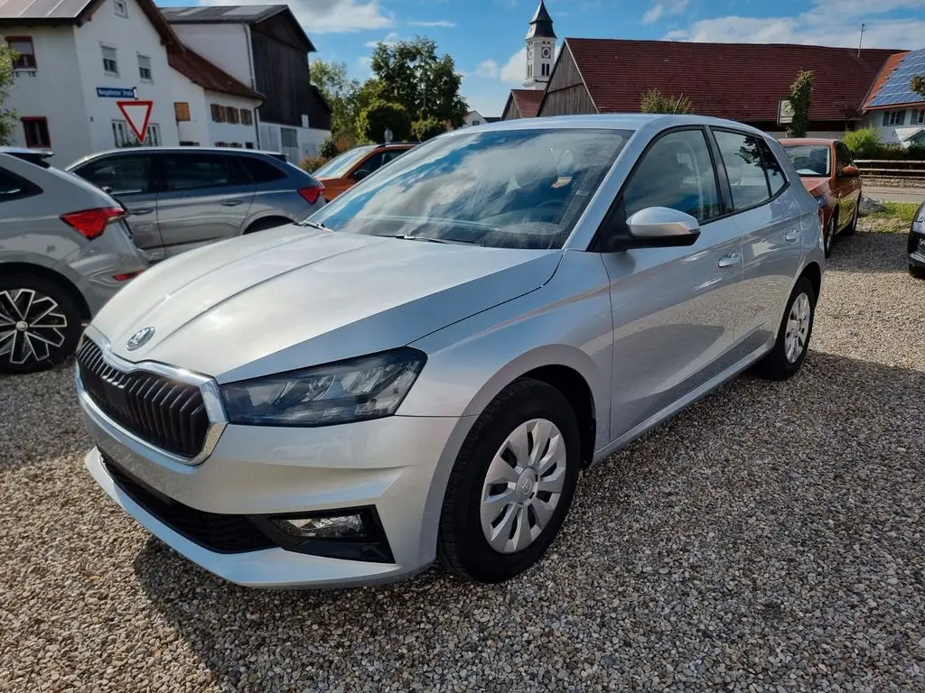 Photo 1 : Skoda Fabia 2023 Petrol