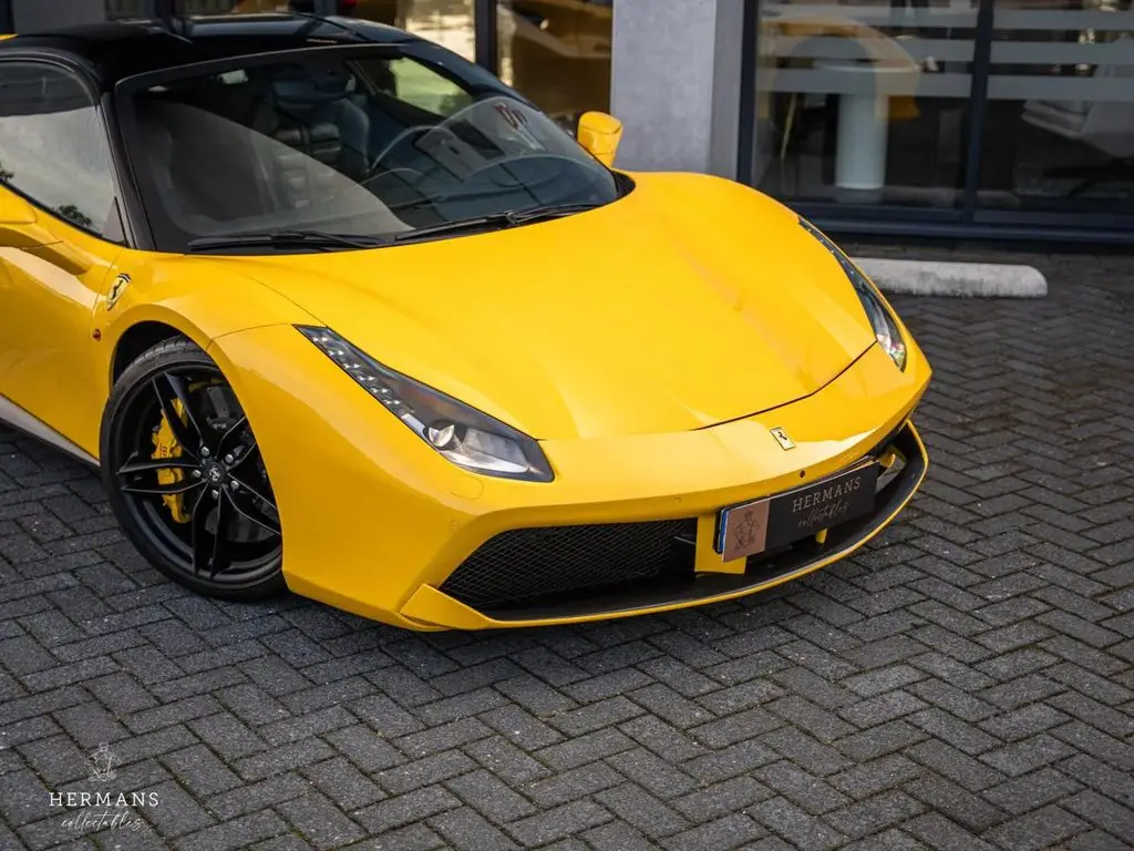 Photo 1 : Ferrari 488 2016 Essence