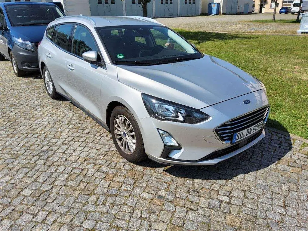 Photo 1 : Ford Focus 2021 Petrol