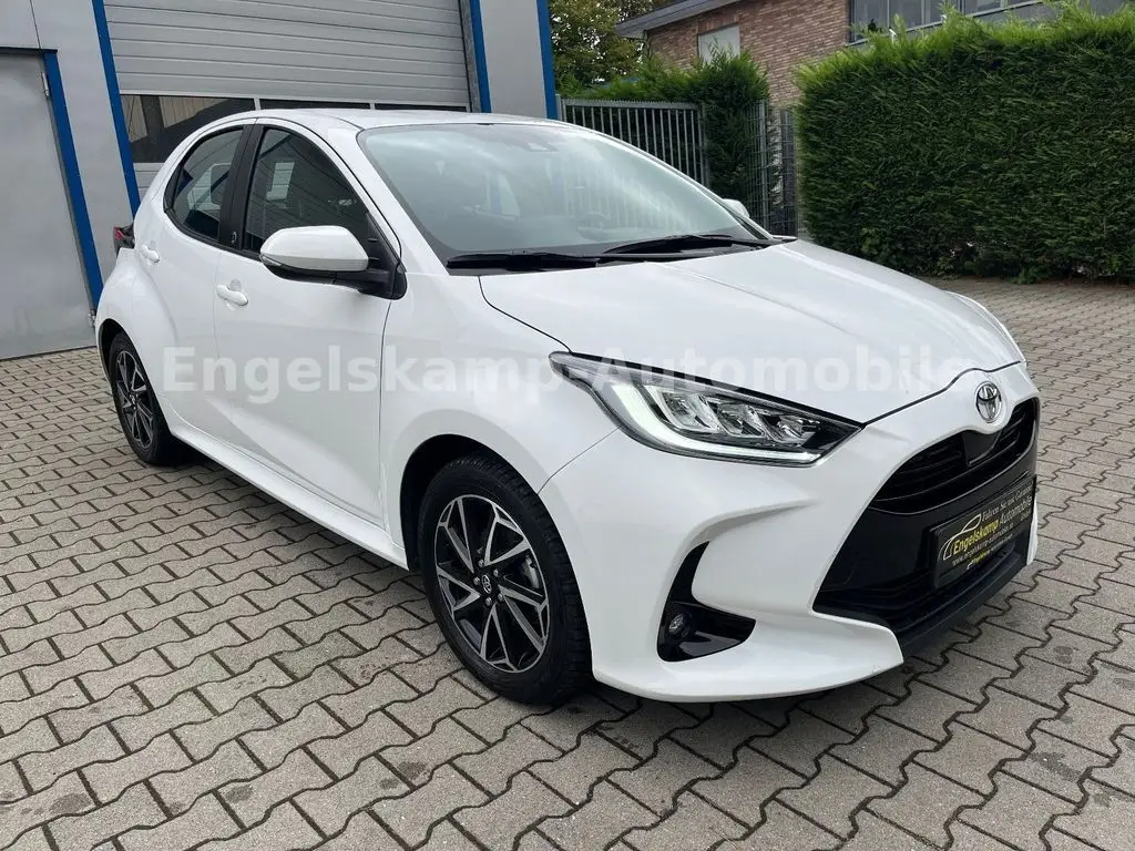 Photo 1 : Toyota Yaris 2021 Essence