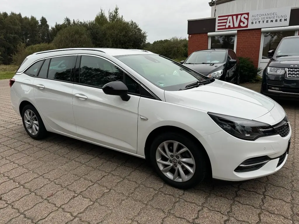 Photo 1 : Opel Astra 2022 Petrol