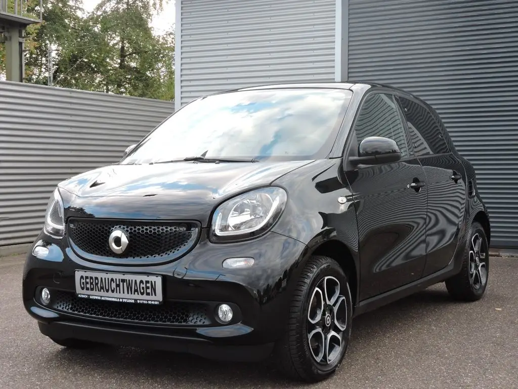 Photo 1 : Smart Forfour 2019 Petrol