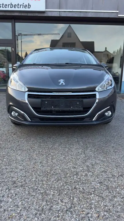 Photo 1 : Peugeot 208 2016 Petrol