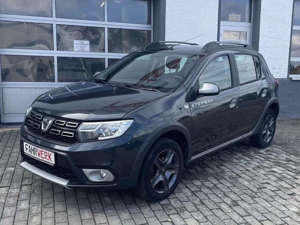 Photo 1 : Dacia Sandero 2018 Petrol