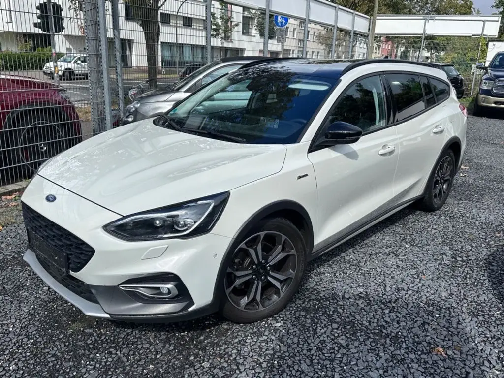 Photo 1 : Ford Focus 2019 Petrol