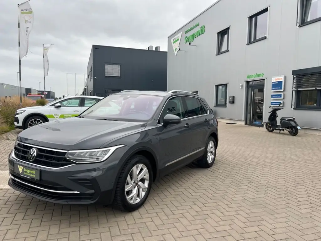 Photo 1 : Volkswagen Tiguan 2023 Petrol