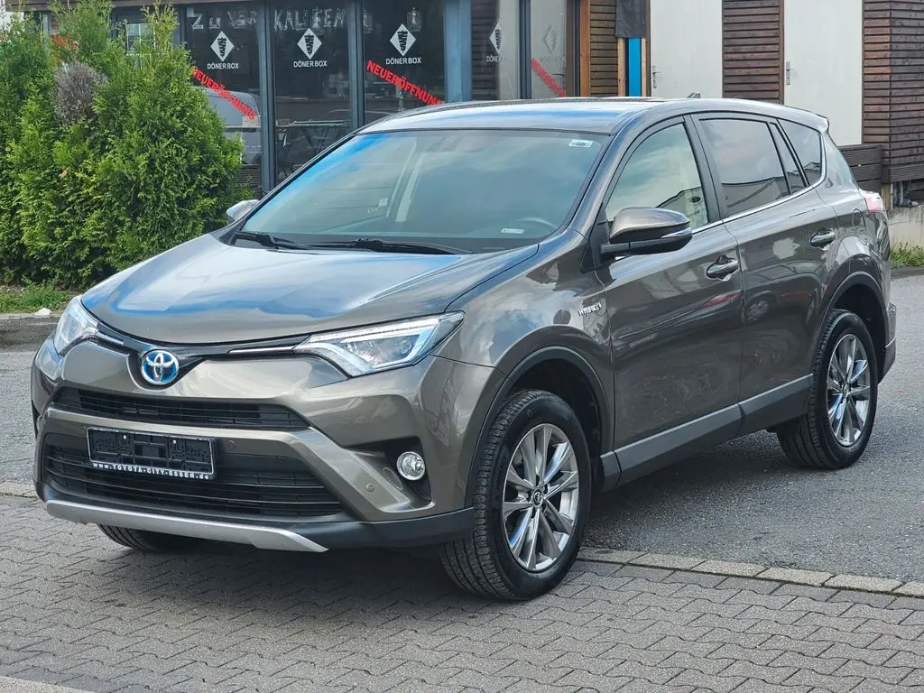 Photo 1 : Toyota Rav4 2016 Hybrid