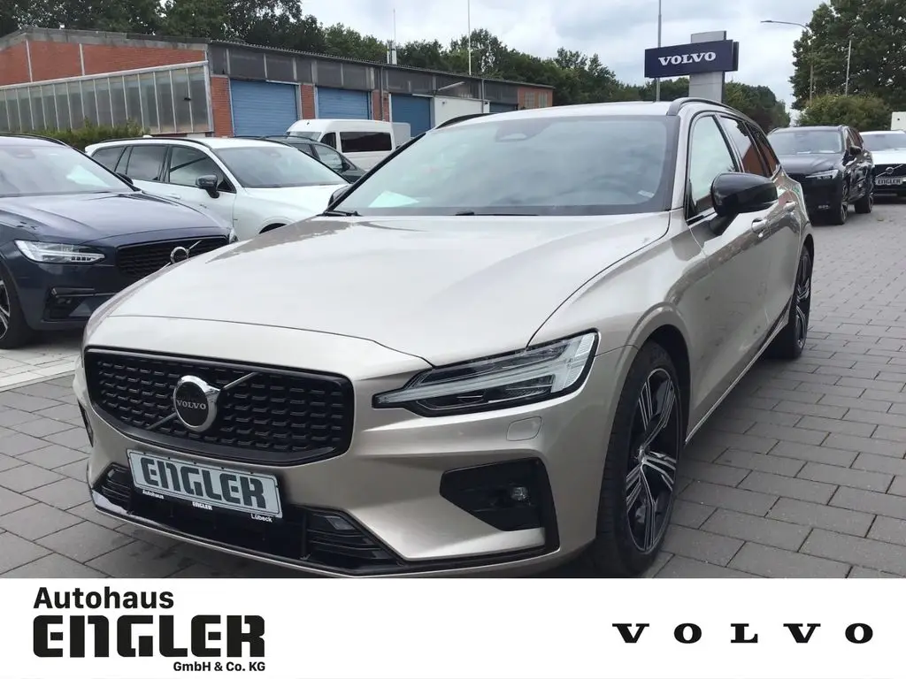 Photo 1 : Volvo V60 2023 Diesel