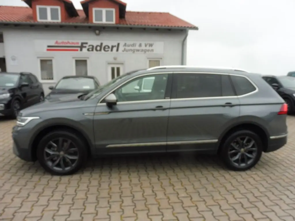 Photo 1 : Volkswagen Tiguan 2024 Essence