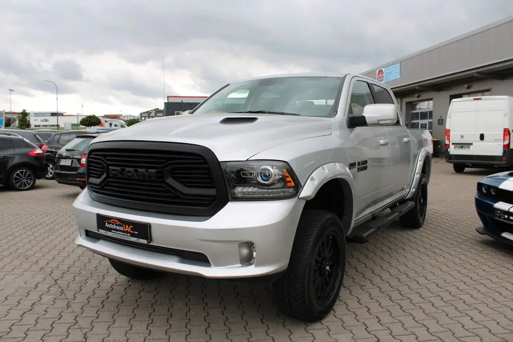 Photo 1 : Dodge Ram 2018 LPG