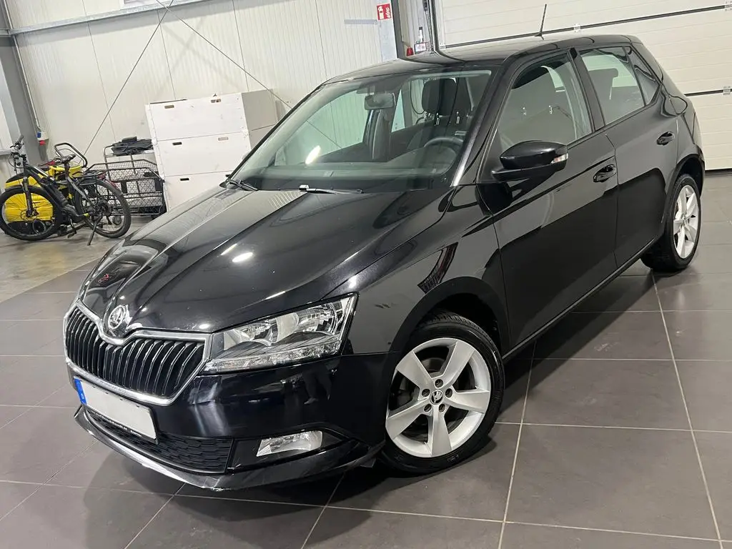 Photo 1 : Skoda Fabia 2019 Essence