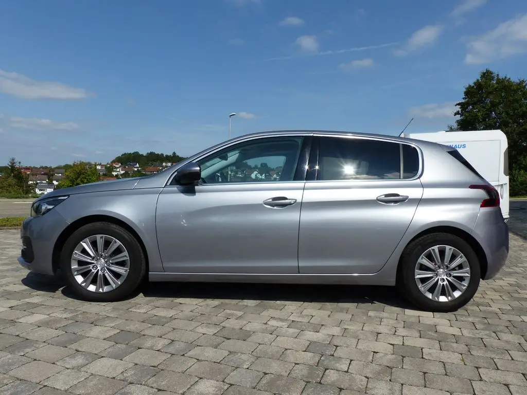 Photo 1 : Peugeot 308 2020 Petrol