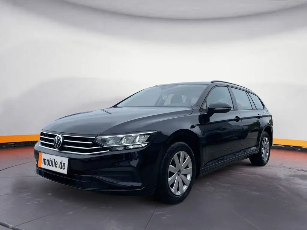 Photo 1 : Volkswagen Passat 2022 Petrol