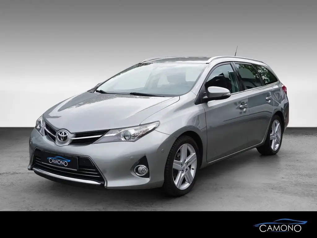 Photo 1 : Toyota Auris 2014 Essence