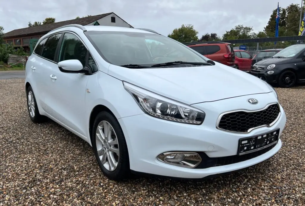 Photo 1 : Kia Ceed 2015 Petrol