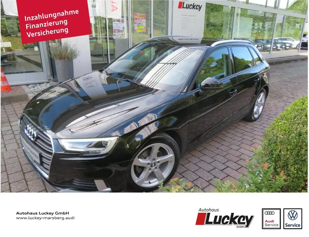 Photo 1 : Audi A3 2017 Petrol