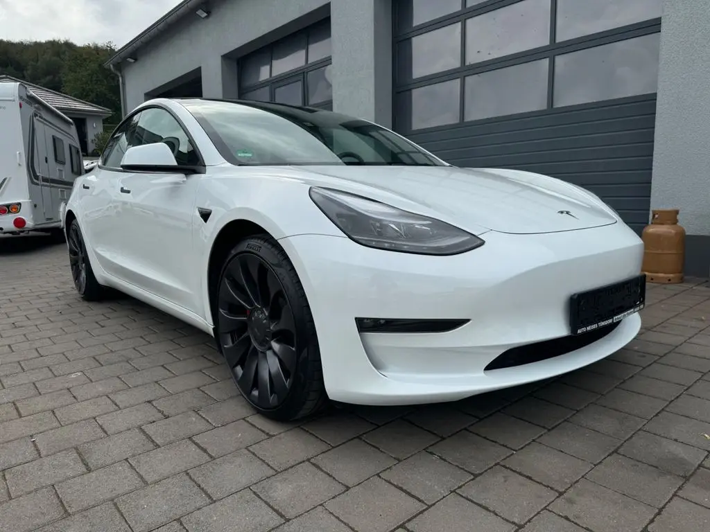 Photo 1 : Tesla Model 3 2022 Not specified