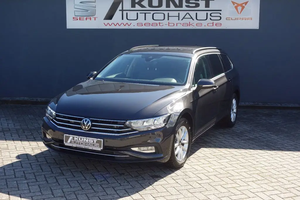 Photo 1 : Volkswagen Passat 2023 Essence