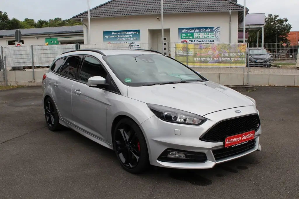 Photo 1 : Ford Focus 2016 Diesel