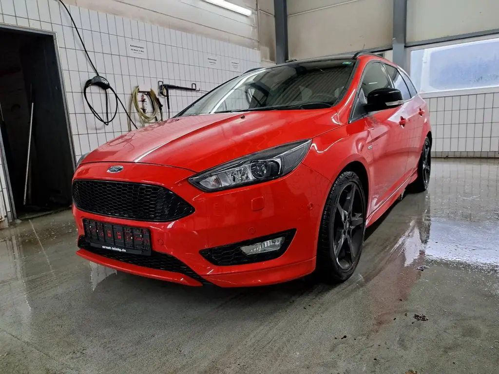 Photo 1 : Ford Focus 2017 Petrol