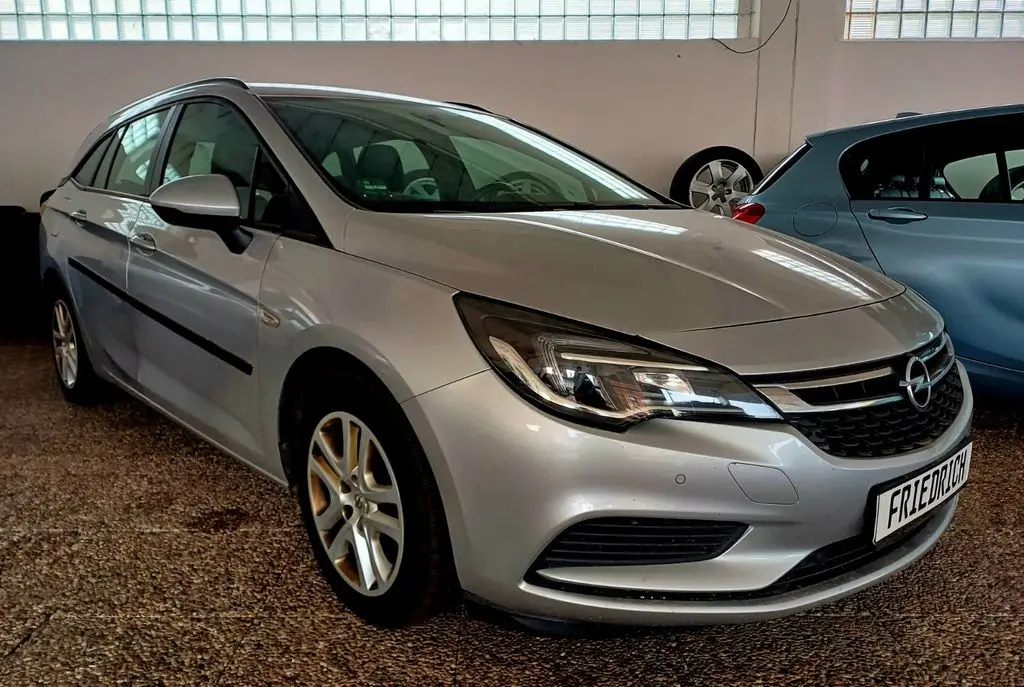 Photo 1 : Opel Astra 2018 Diesel