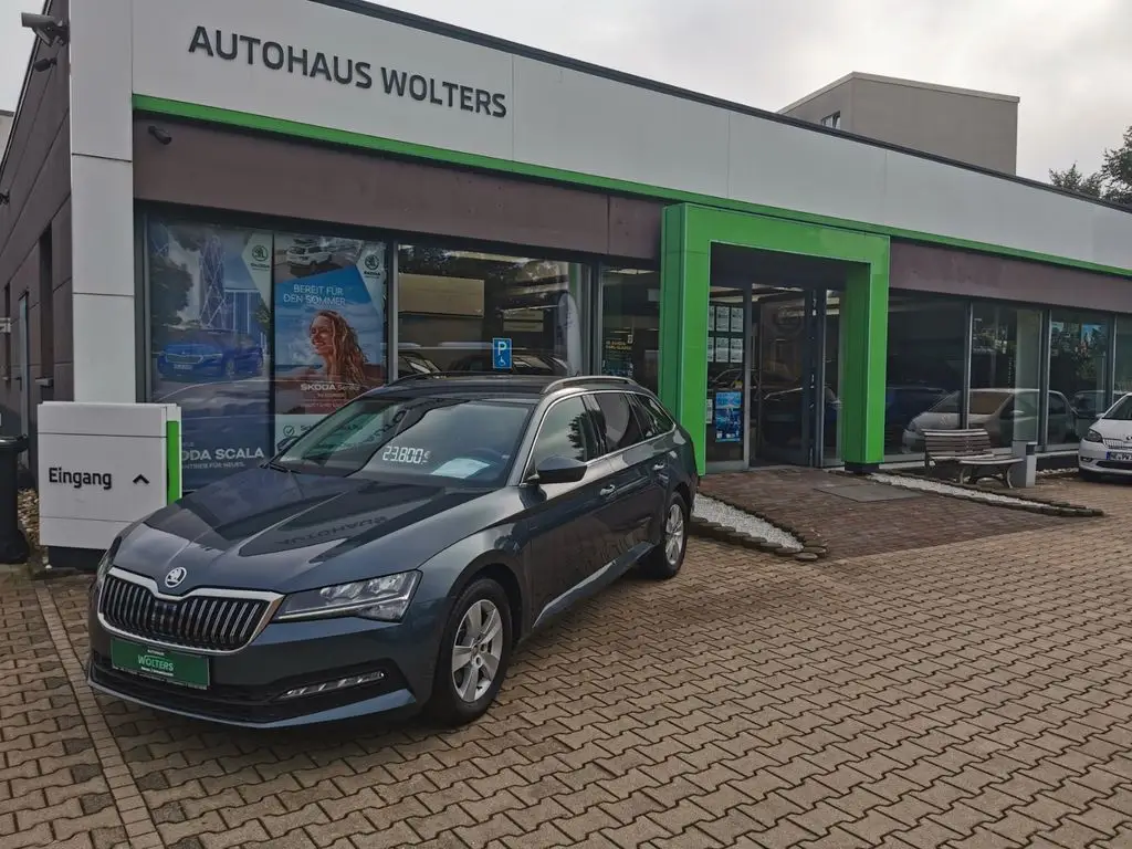 Photo 1 : Skoda Superb 2021 Petrol