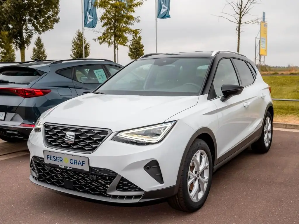 Photo 1 : Seat Arona 2023 Petrol